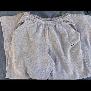 Nike sweat pants! Grey, in used condition.